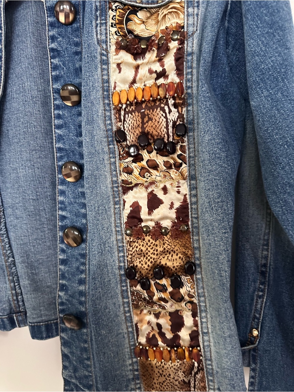 vintage-style “Just B” embellished denim jacket - Picture 3 of 7